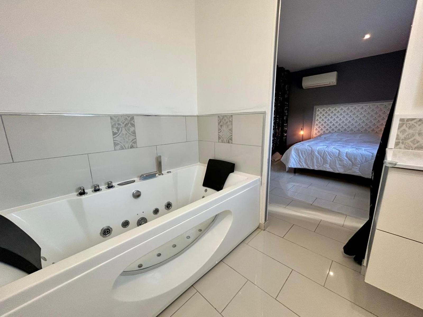 Maison Moderne Au Calme Avec Billard, Jacuzzi, Bain A Remous, Piscine, Babyfoot Labastide-du-Temple Buitenkant foto